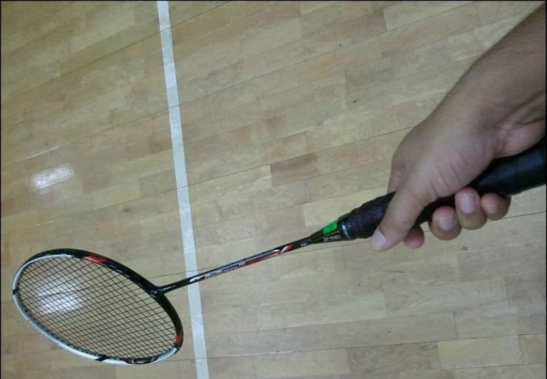 How to hold a badminton racket Technique needed to play well